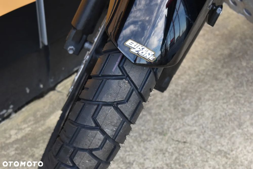 Suzuki V-STROM - 25