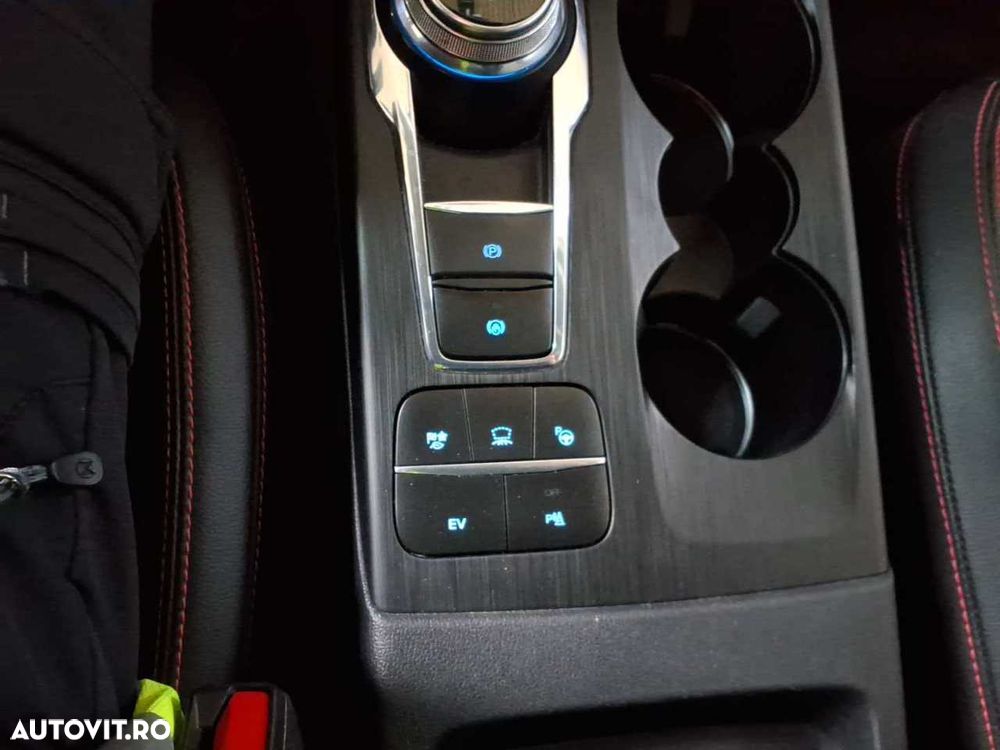 Ford Kuga 2.5 Duratec PHEV ST-LINE X - 9