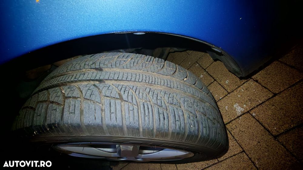 Toyota Prius (Hybrid) - 20