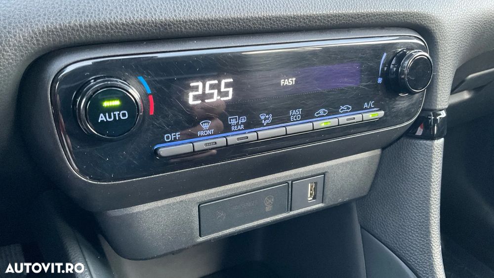 Toyota Yaris 1.5 VVT-i HSD Eco - 27