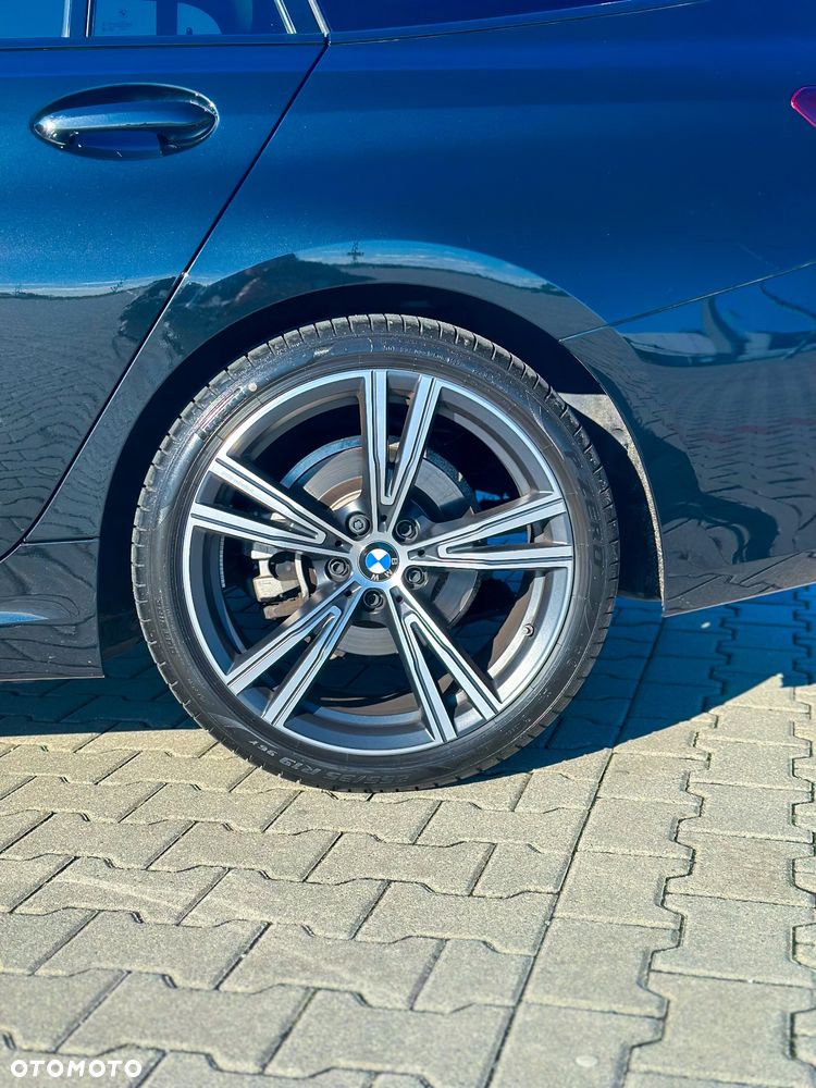 BMW Seria 3 320d Touring xDrive M Sport - 10