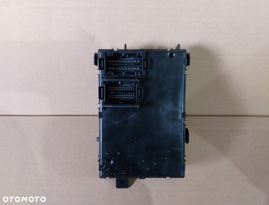 Sterownik moduł BSI skrzynka bezpieczników Opel Meriva B II 13410468 DR PIN - 3