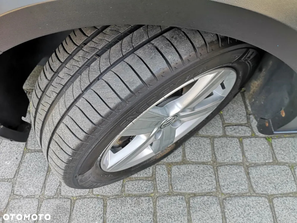Volkswagen Touran 2.0 TDI DPF DSG Cross - 36