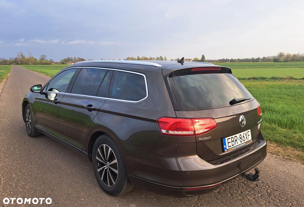 Volkswagen Passat 2.0 TDI (BlueMotion Technology) DSG Comfortline - 13