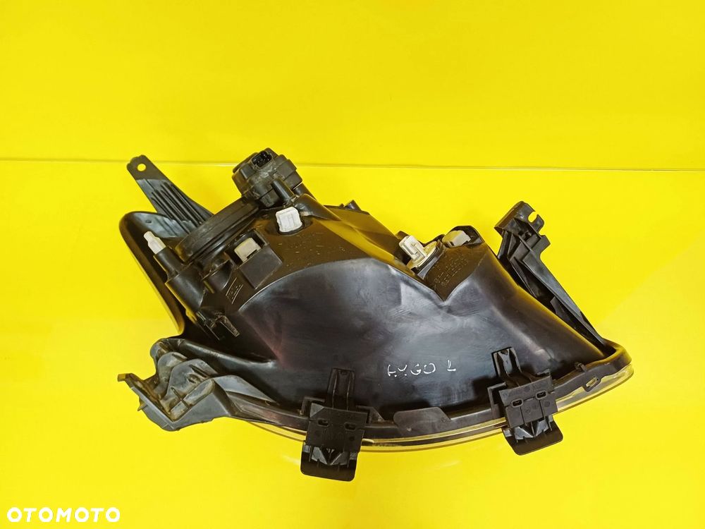 REFLEKTOR LAMPA LEWY PRZÓD TOYOTA AYGO I 89032404 / 81150-0H010 NR46 - 8