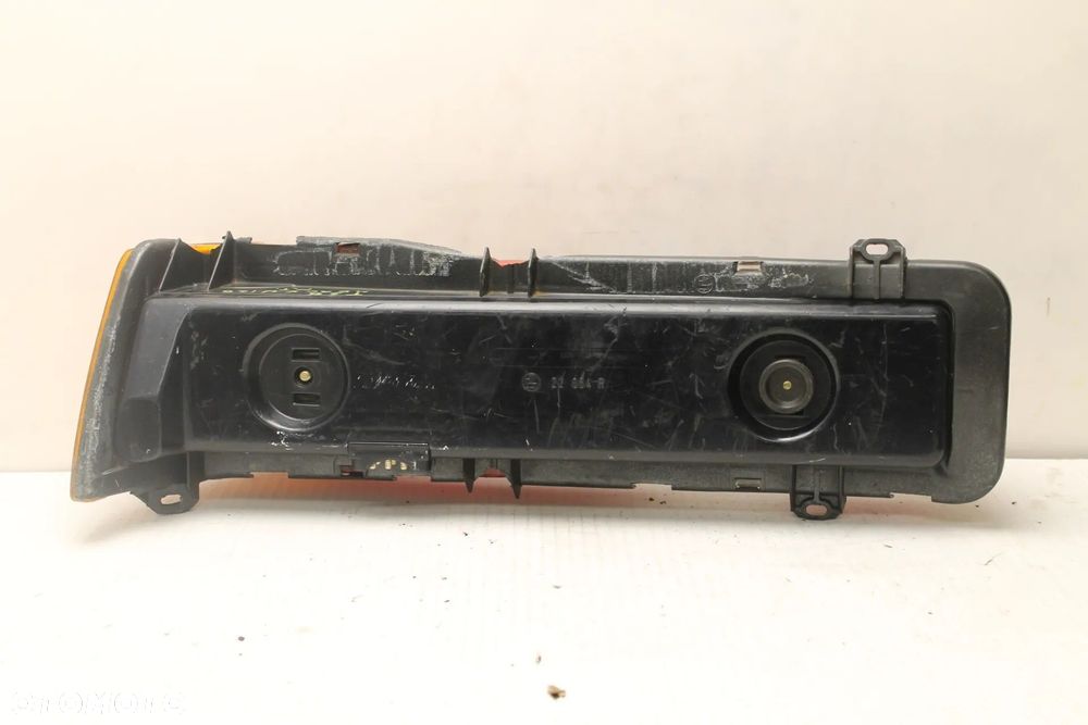 MERCEDES W123 LAMPA PRAWA TYLNA PRAWY TYŁ - 2