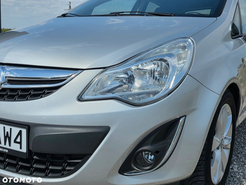 Opel Corsa 1.4 16V 150 Jahre - 13