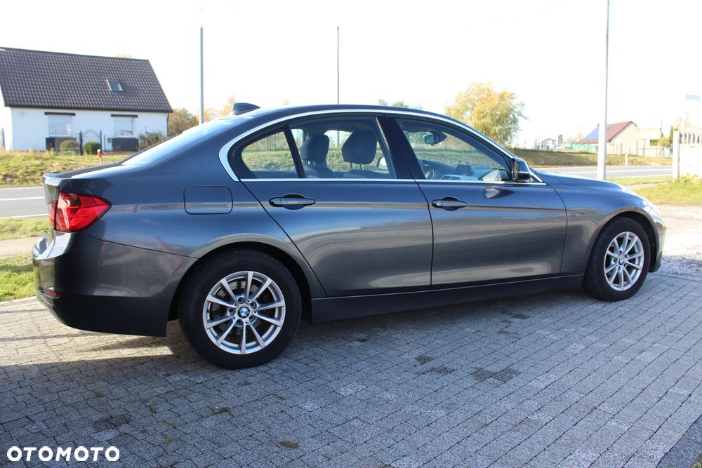 BMW Seria 3 320i Sport-Aut - 5