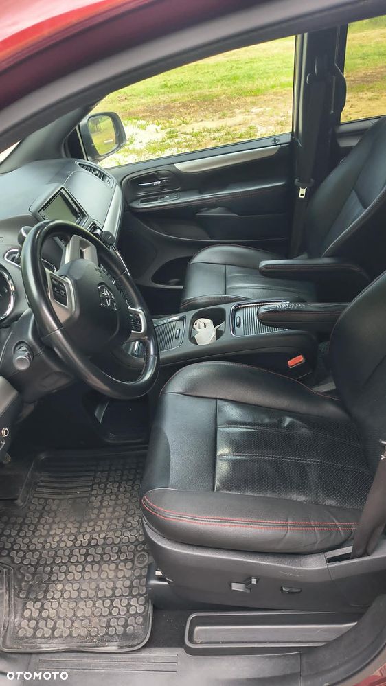 Dodge Grand Caravan 3.6 R/T - 11