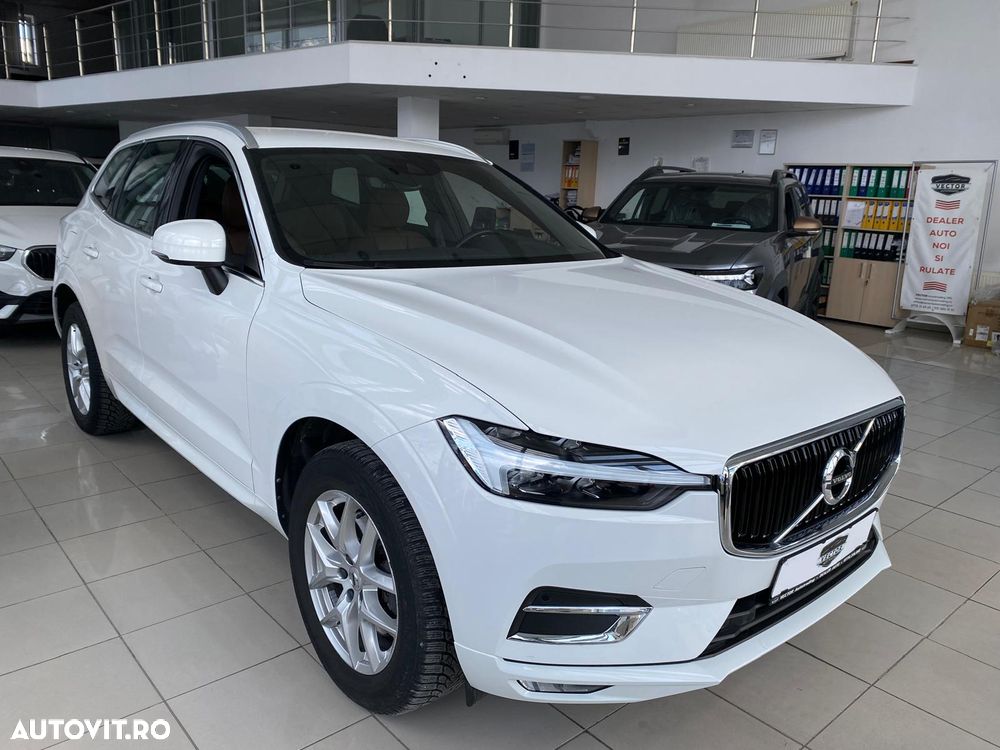 Volvo XC 60 B4 MHEV AT8 AWD Momentum Pro - 1