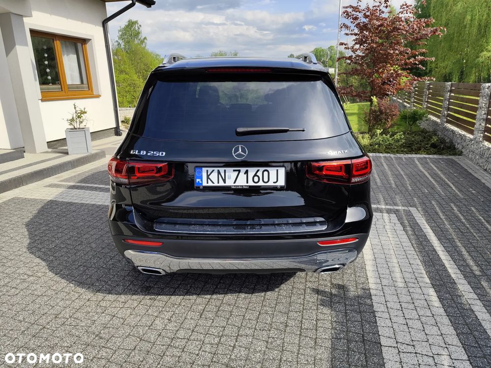 Mercedes-Benz GLB 250 4Matic 8G-DCT Progressive - 18