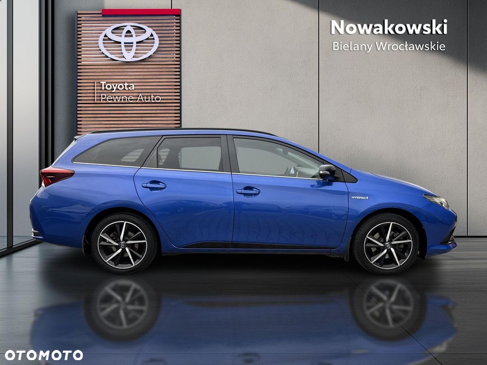 Toyota Auris Hybrid 135 Selection - 6