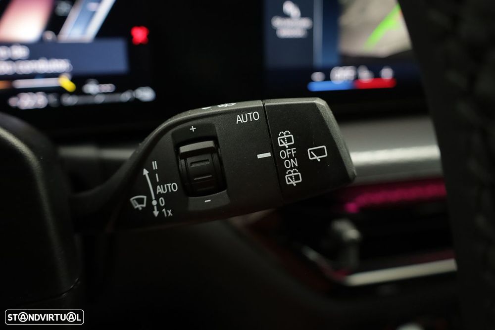 BMW 330 e Edição Desportiva M Auto - 18