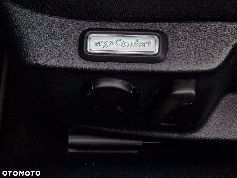 Volkswagen Passat 2.0 TDI EVO Business - 25
