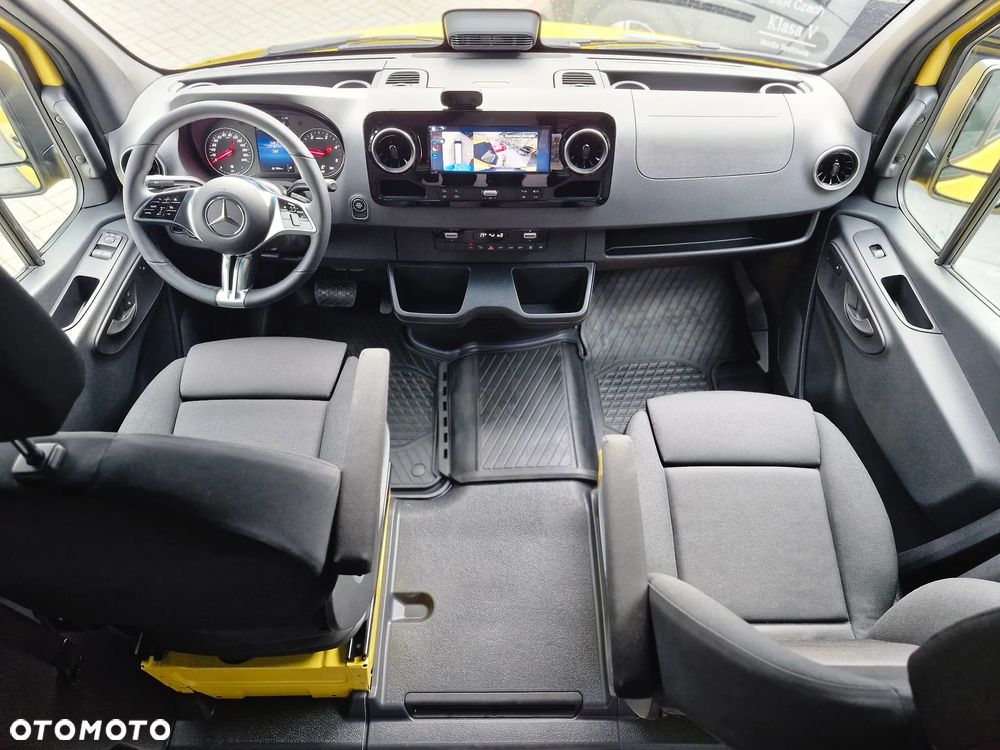 Mercedes-Benz Sprinter - 15