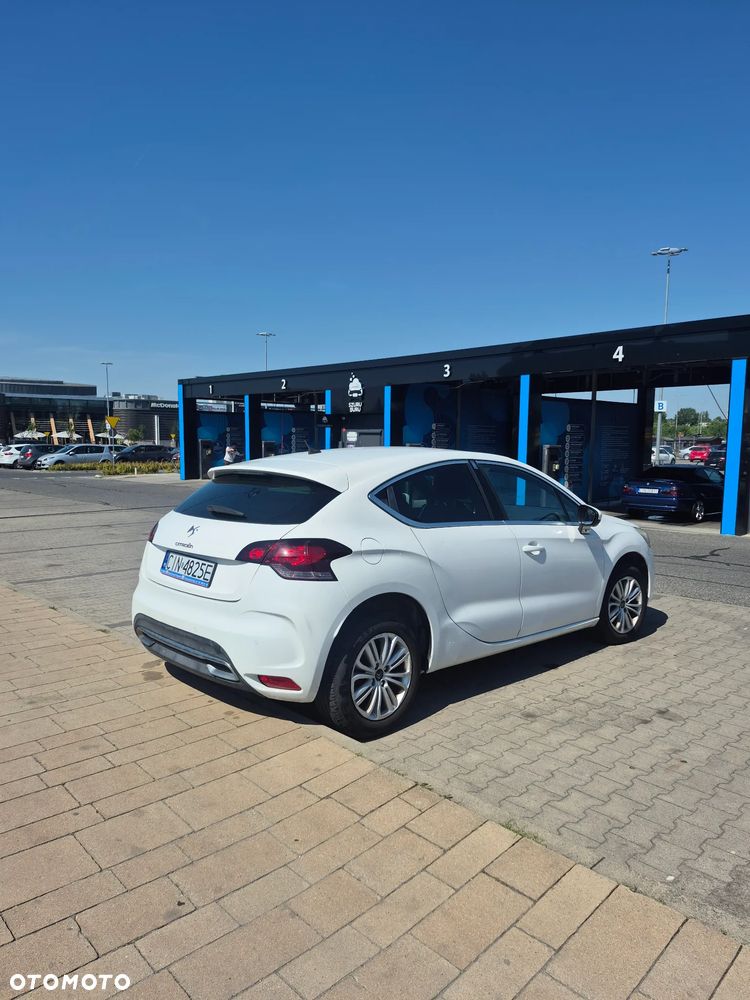 Citroën DS4 1.6 HDi SoChic - 2