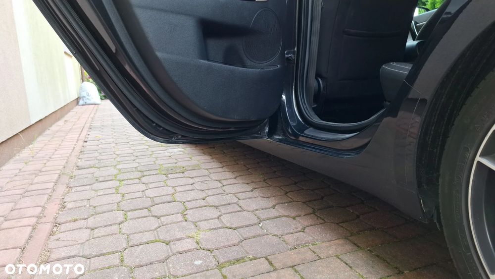 Kia Ceed - 33