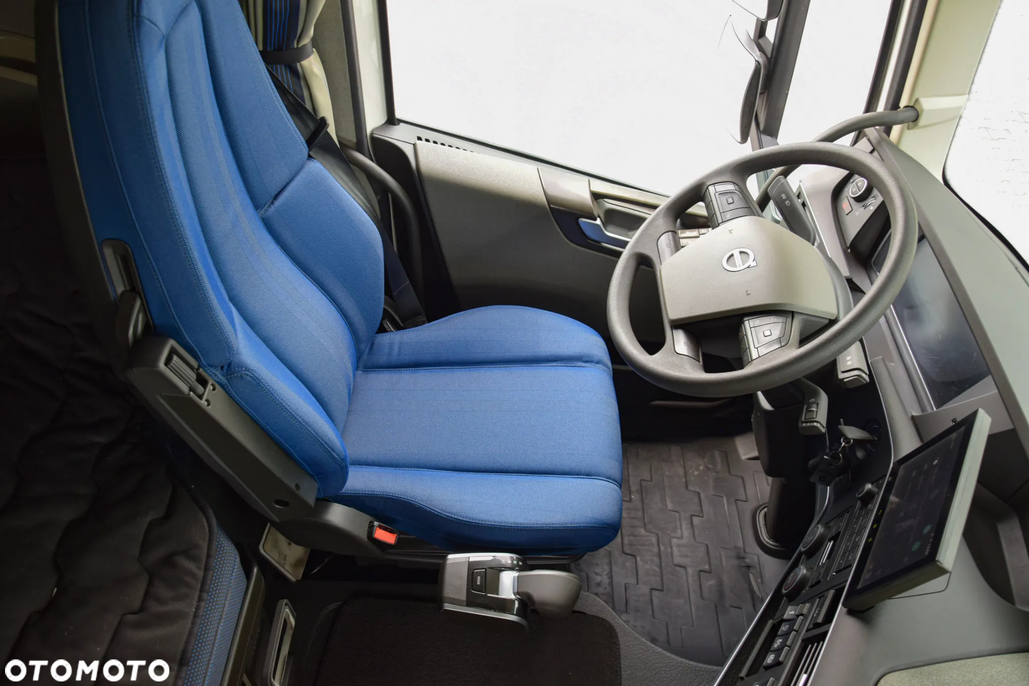 Volvo FH500 / EURO 6 / NOWY MODEL / KLIMATYZACJA POSTOJOWA / ACC / LEDY / 2 ZBIORNIKI / FULL SPILERY / 2023 / NISKI PRZEBIEG / SERWISOWANY / SPROWADZONY - 27