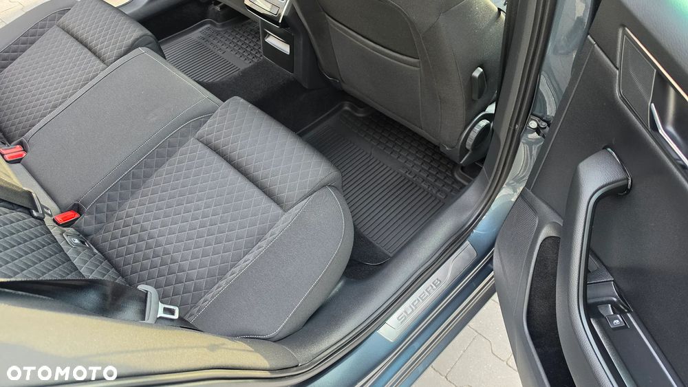 Skoda Superb 2.0 TDI SCR Ambition DSG - 14