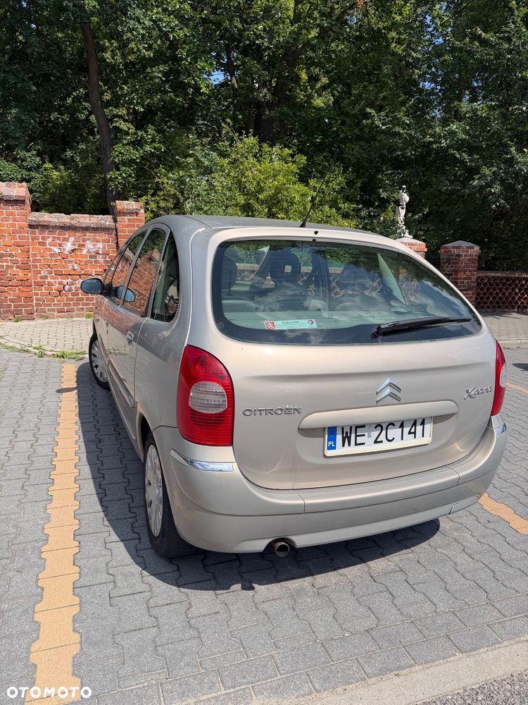 Citroën Xsara Picasso 1.8i Exclusive - 1