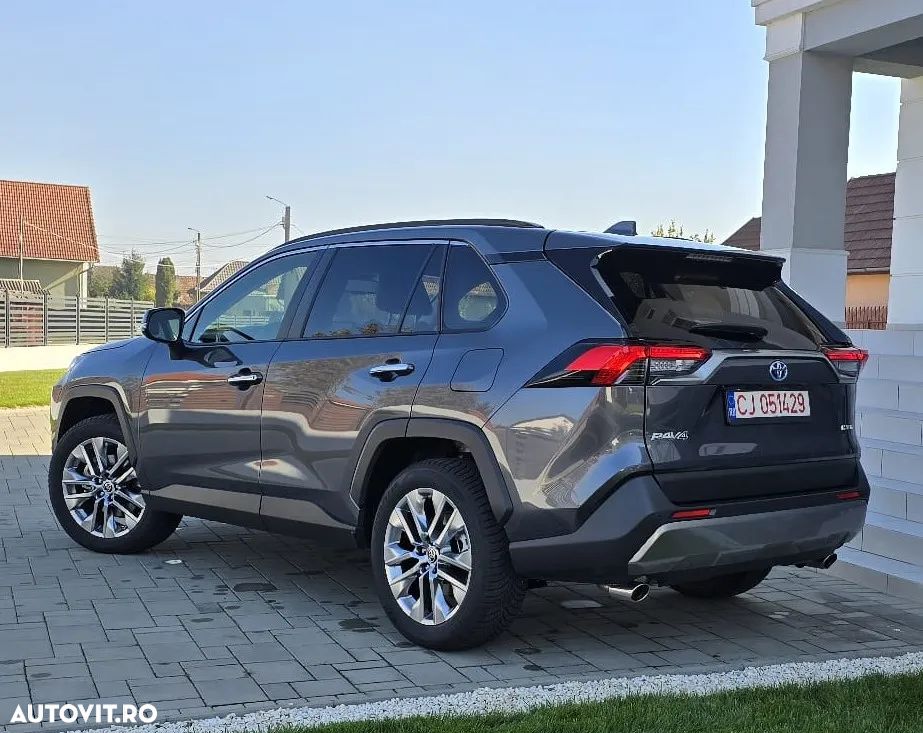 Toyota RAV4 - 9