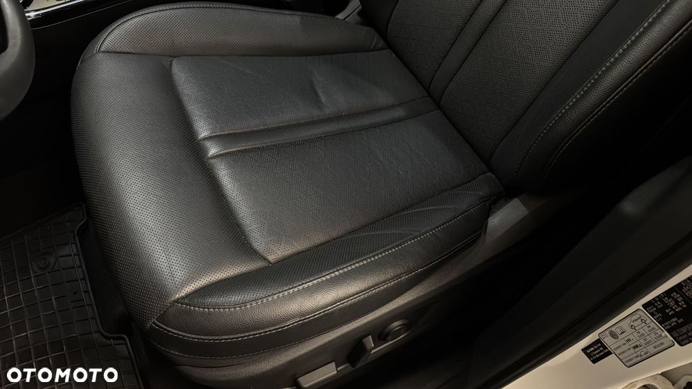 Kia Sorento 1.6 T-GDI HEV XL 7os - 13