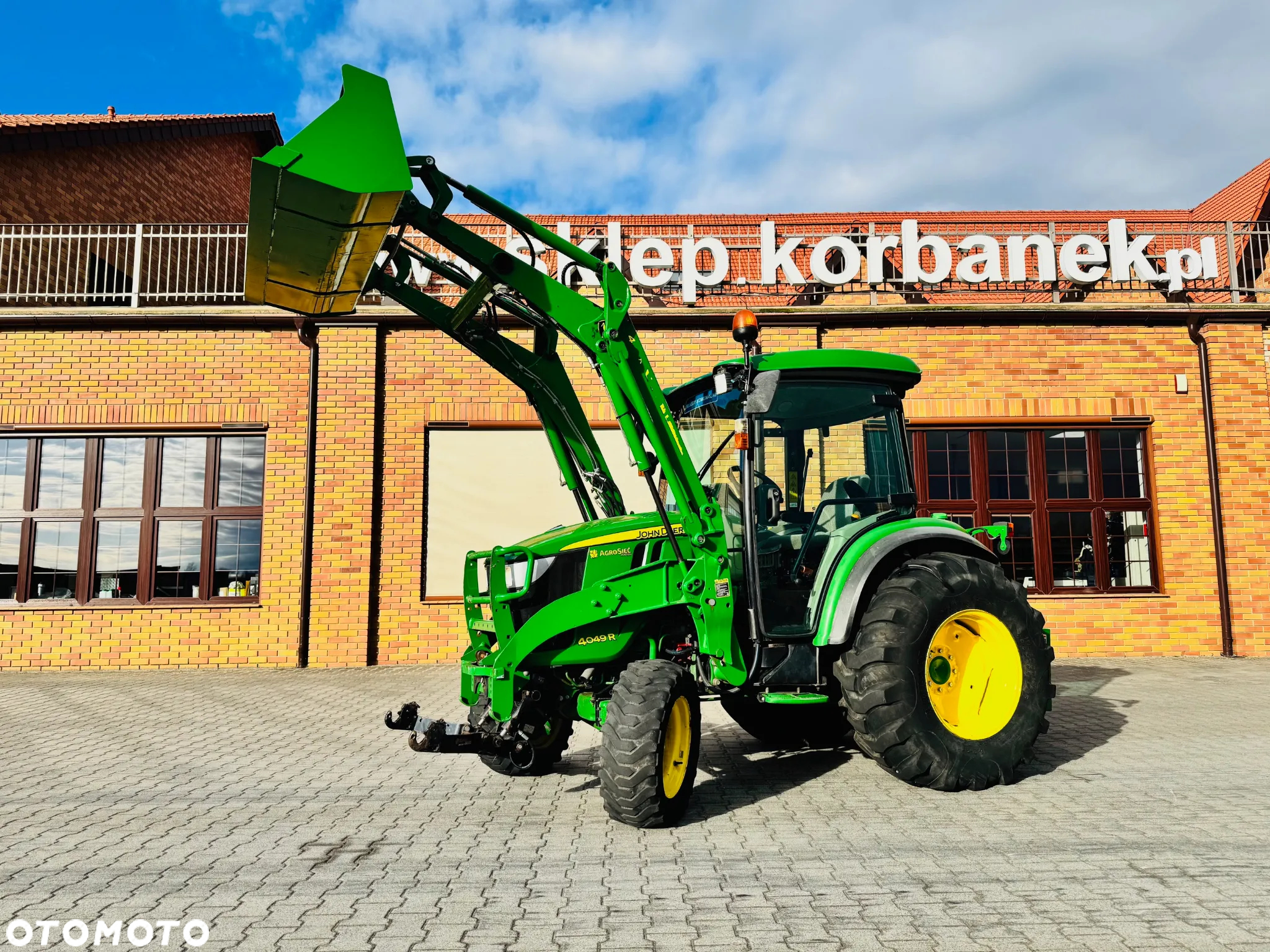 John Deere Seria R 4049R Dostępny od ręki w stanie idealnym - 16