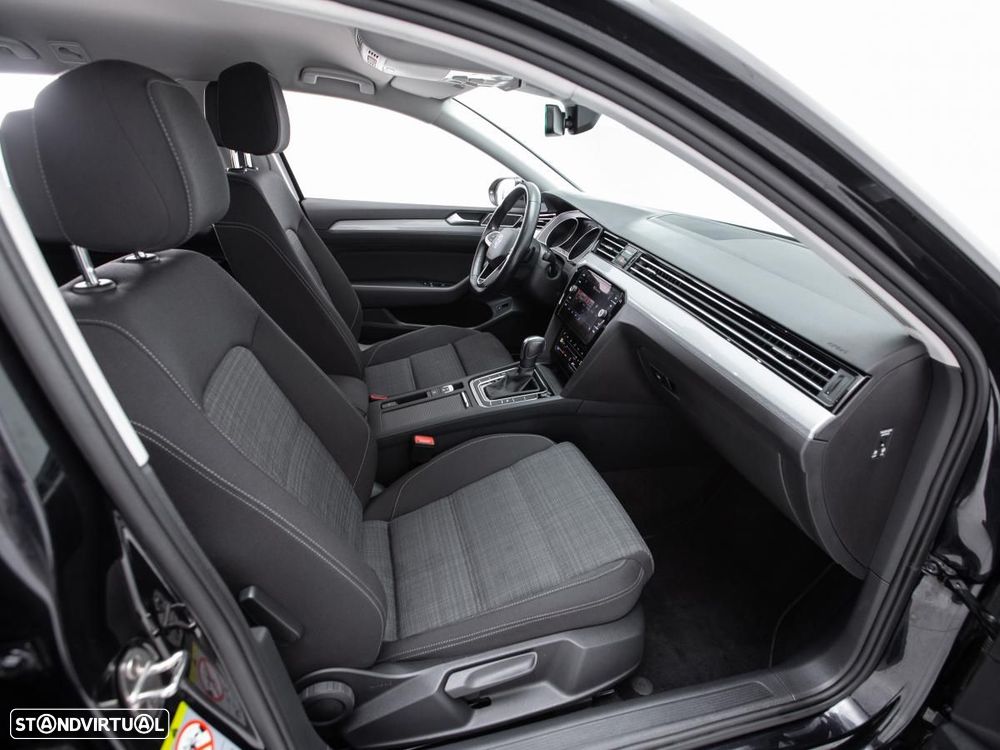 VW Passat Variant 2.0 TDI Business DSG - 9