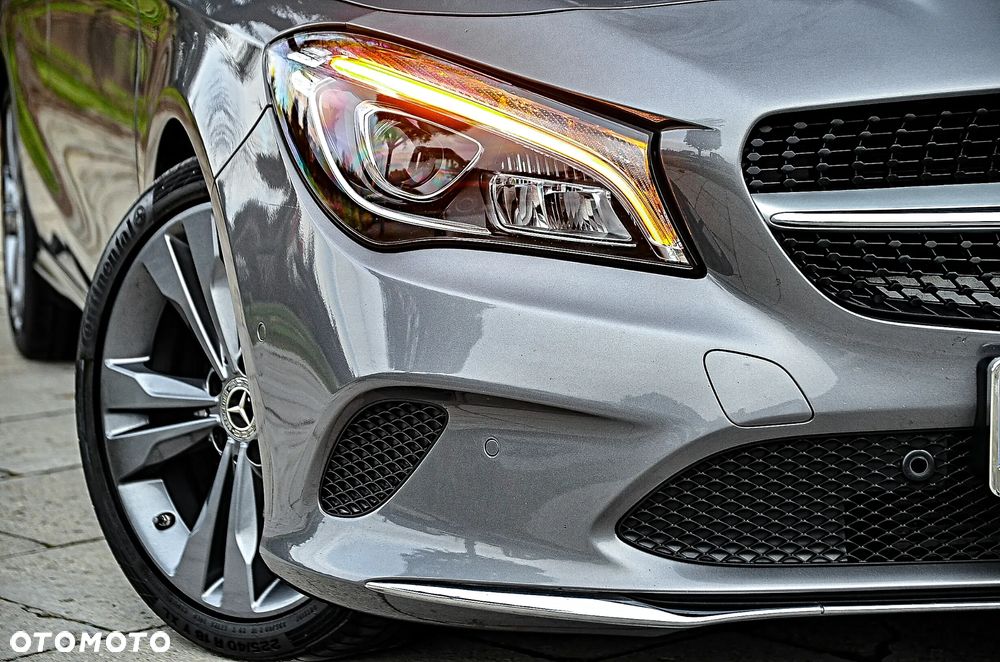Mercedes-Benz CLA 200 7G-DCT UrbanStyle Edition - 14