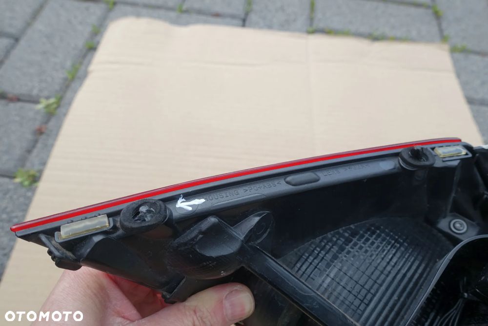 LAMPA PRAWY TYŁ GOLF VII LIFT 17r- HB - 6