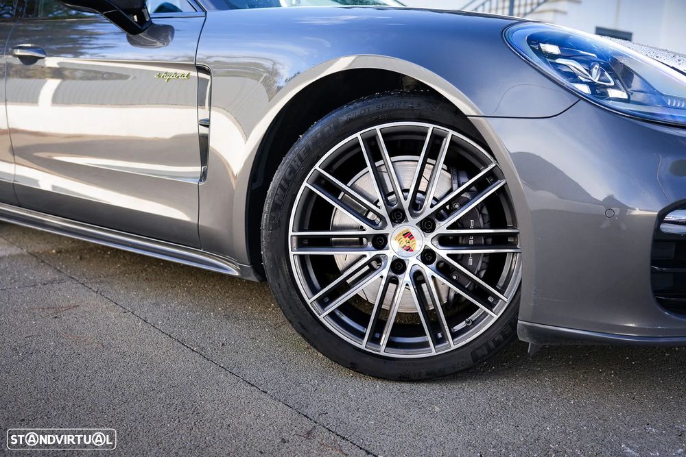 Porsche Panamera Sport Turismo 4 E-Hybrid Edition 10 Anos - 12