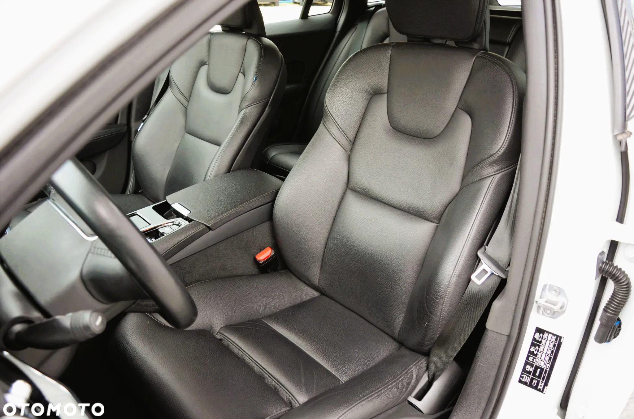 Volvo V60 T6 AWD Recharge Geartronic Inscription Expression - 10