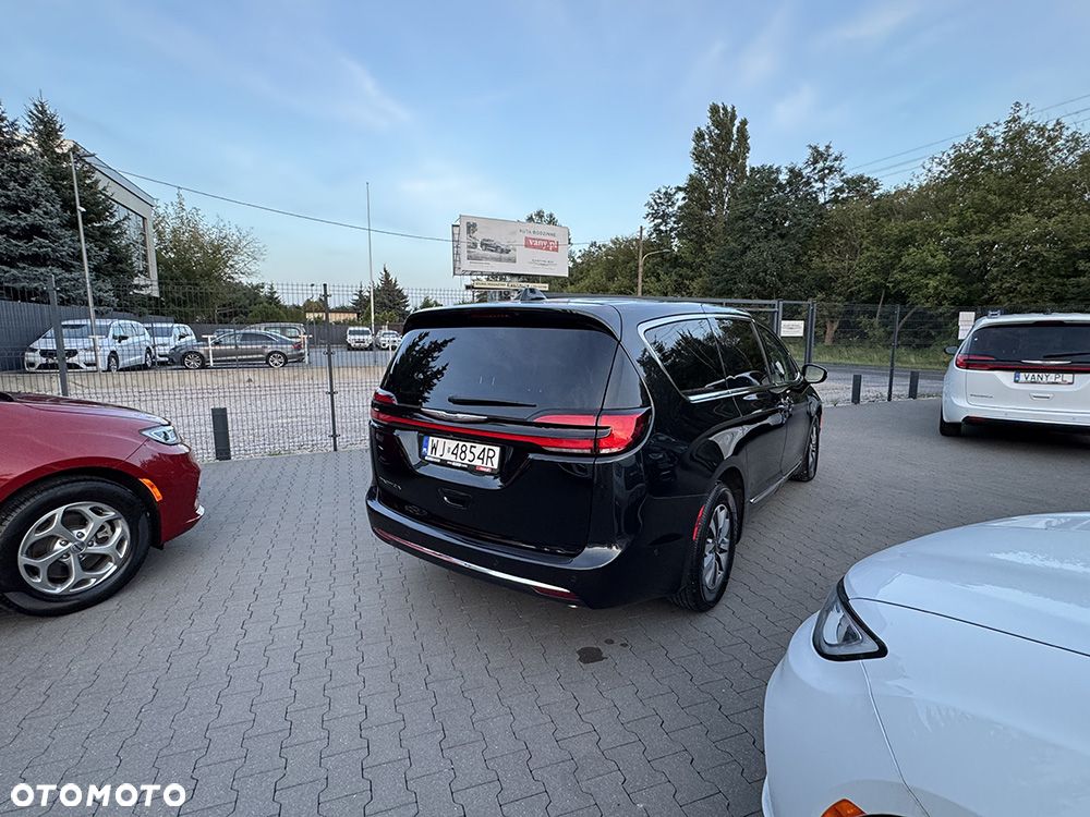 Chrysler Pacifica - 5