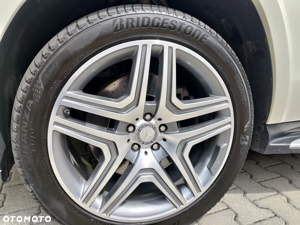 Mercedes-Benz GL - 12