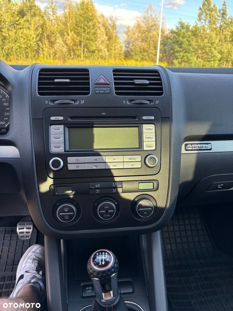 Volkswagen Jetta 1.9 TDI Comfortline - 19