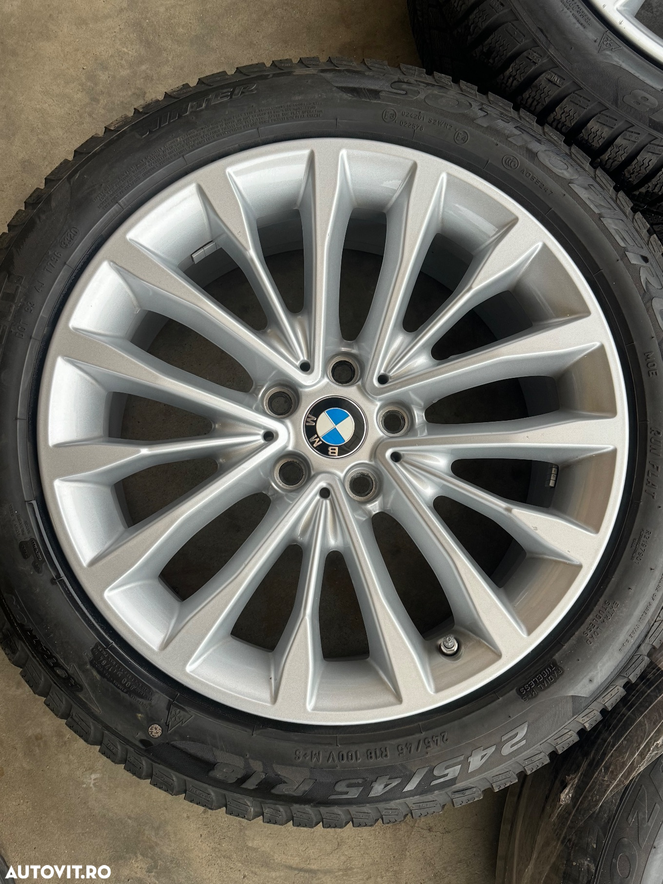 Vând jante originale BMW G30 seria 5 pe 18” cu anvelope de iarnă - 4