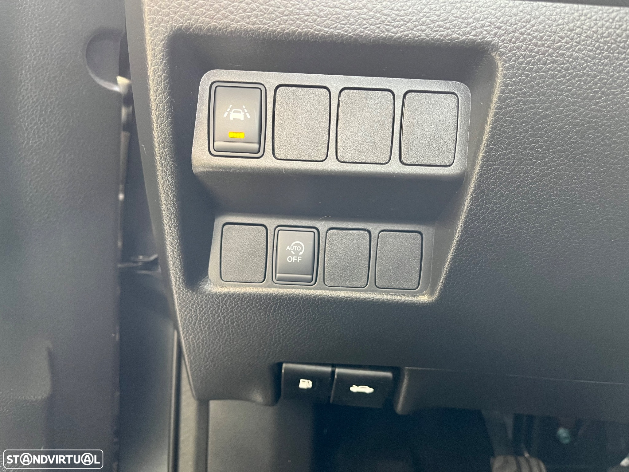 Nissan Qashqai 1.5 dCi N-Connecta 18 - 26
