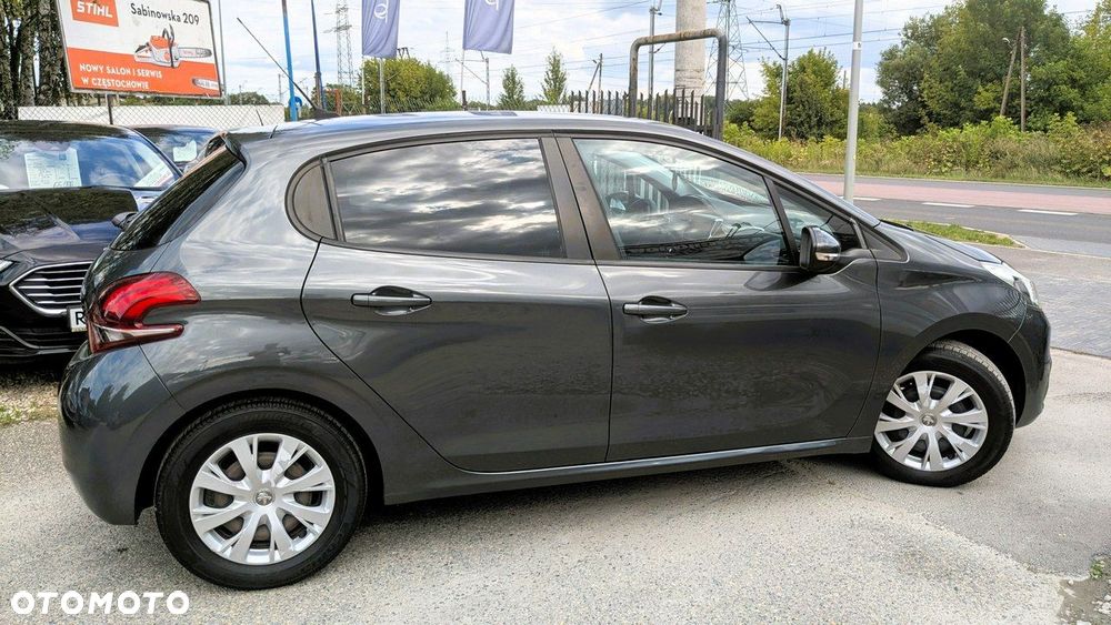 Peugeot 208 - 10