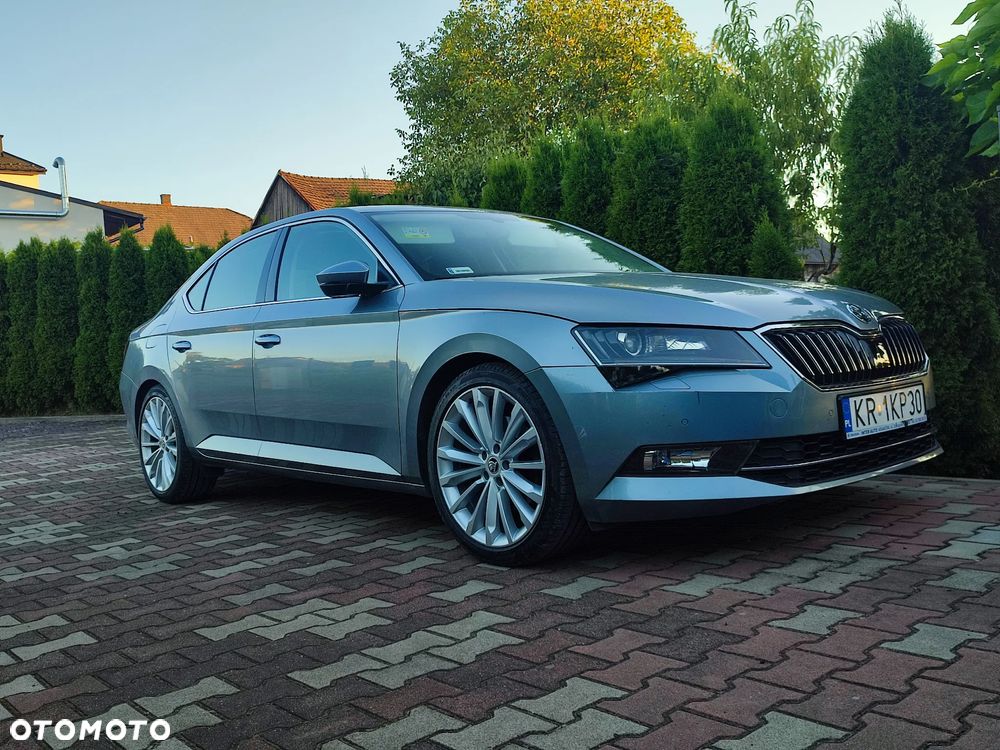 Skoda Superb 2019 photo 2