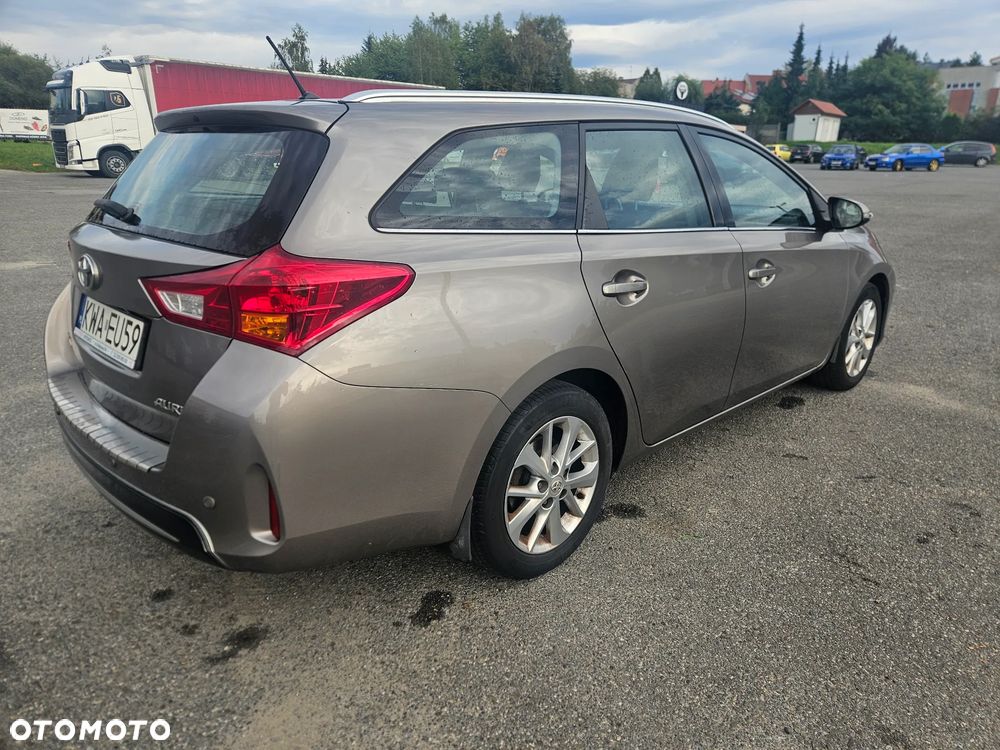 Toyota Auris 1.6 Comfort - 4