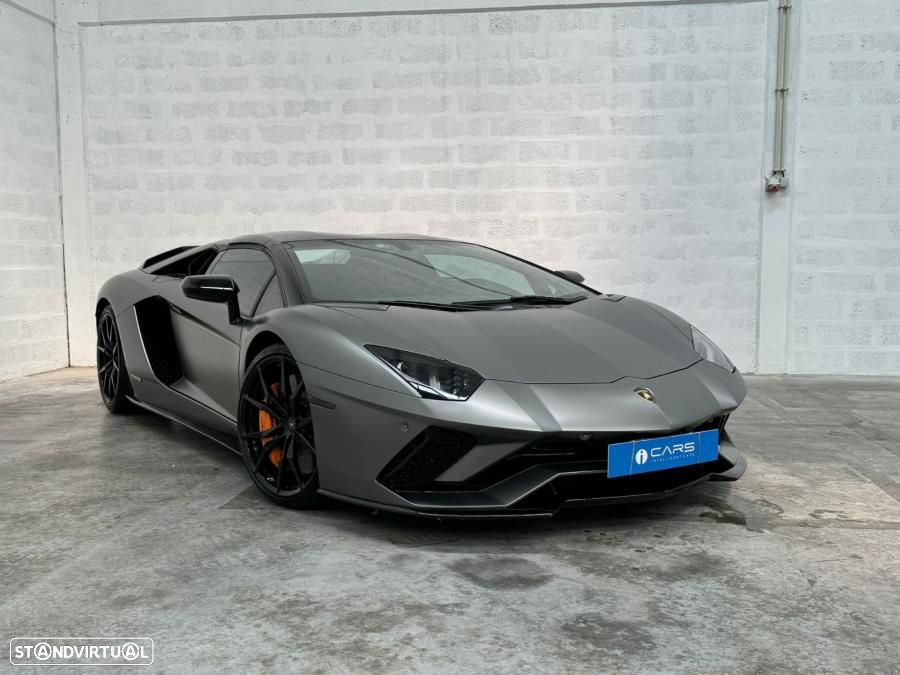 Lamborghini Aventador S Roadster - 3