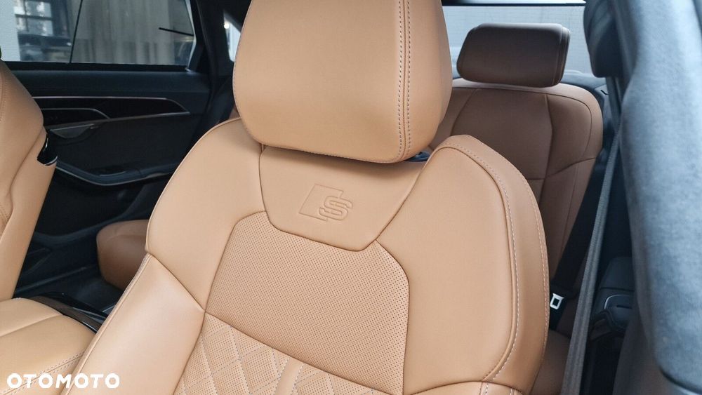 Audi A8 - 32