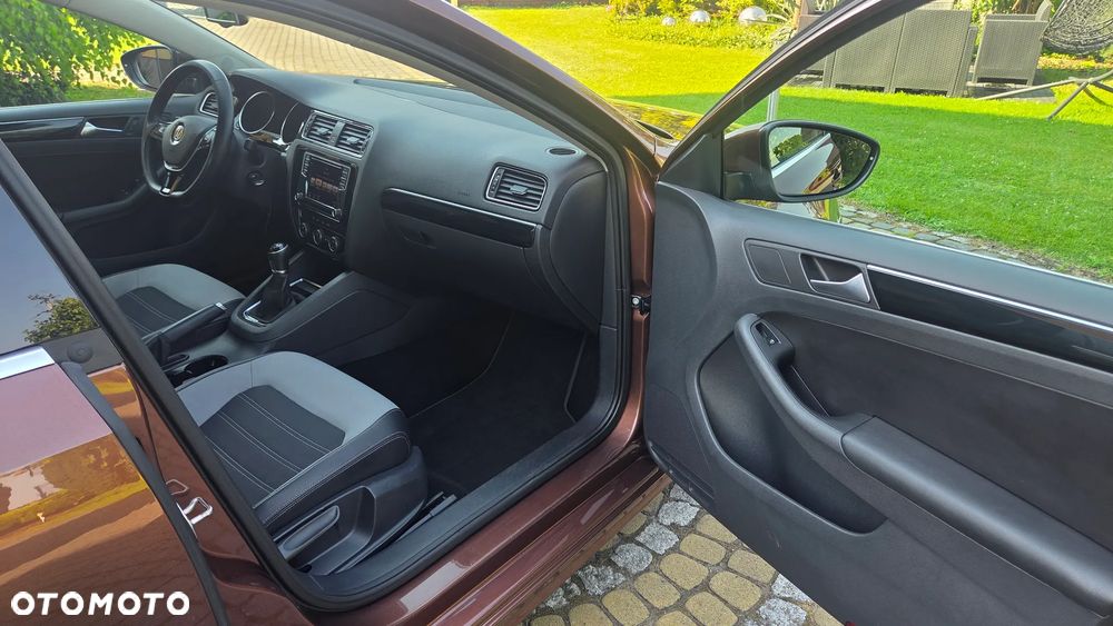 Volkswagen Jetta 1.4 TSI BMT Highline - 9