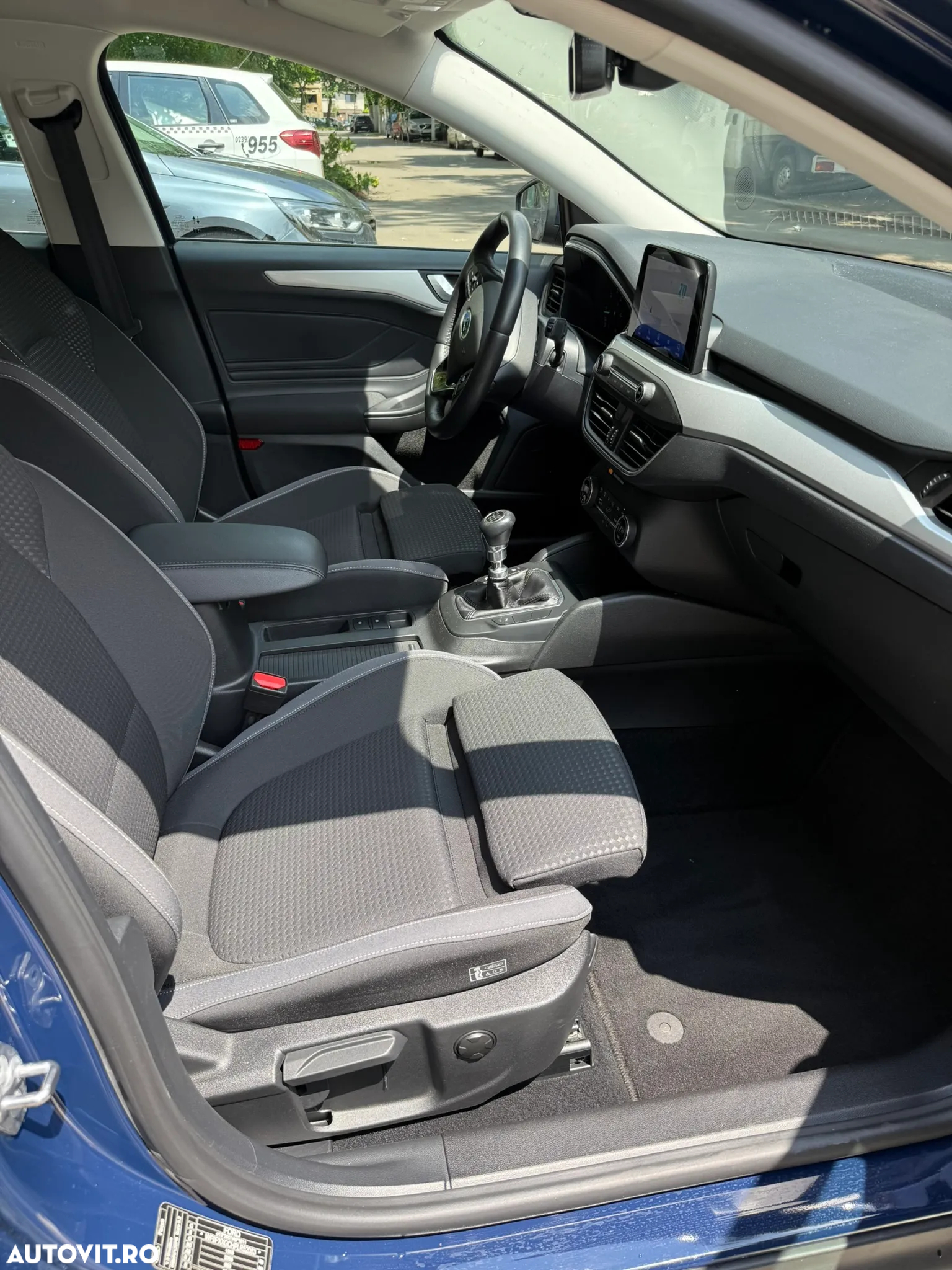 Ford Focus Turnier 1.5 EcoBlue Start-Stopp-System TITANIUM - 11
