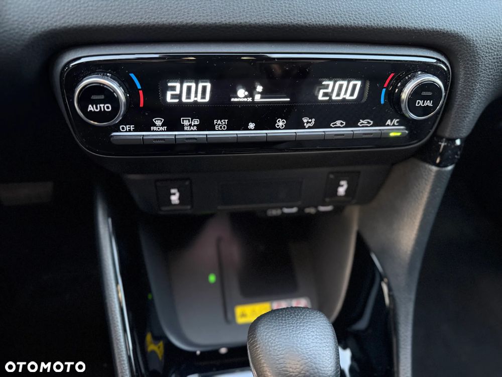 Toyota Yaris Hybrid 1.5 Executive - 23