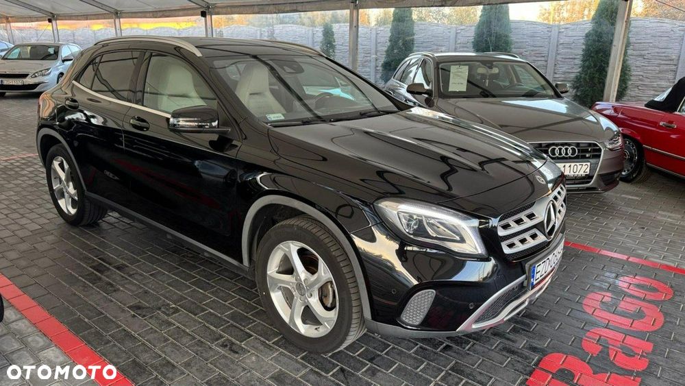 Mercedes-Benz GLA - 12