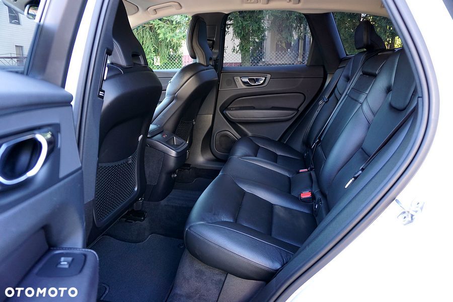 Volvo XC 60 T5 Geartronic RDesign - 24