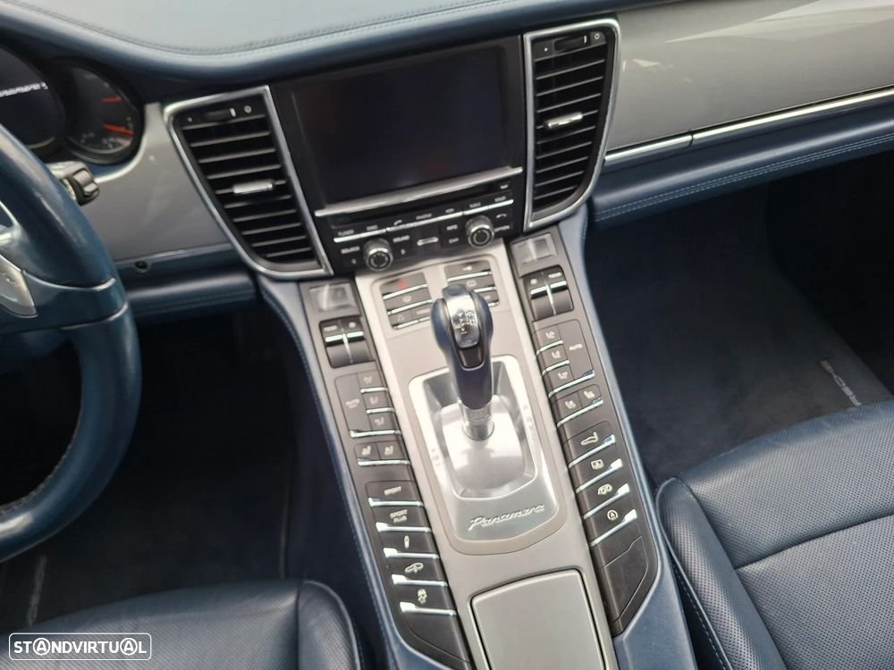 Porsche Panamera 4S PDK - 31