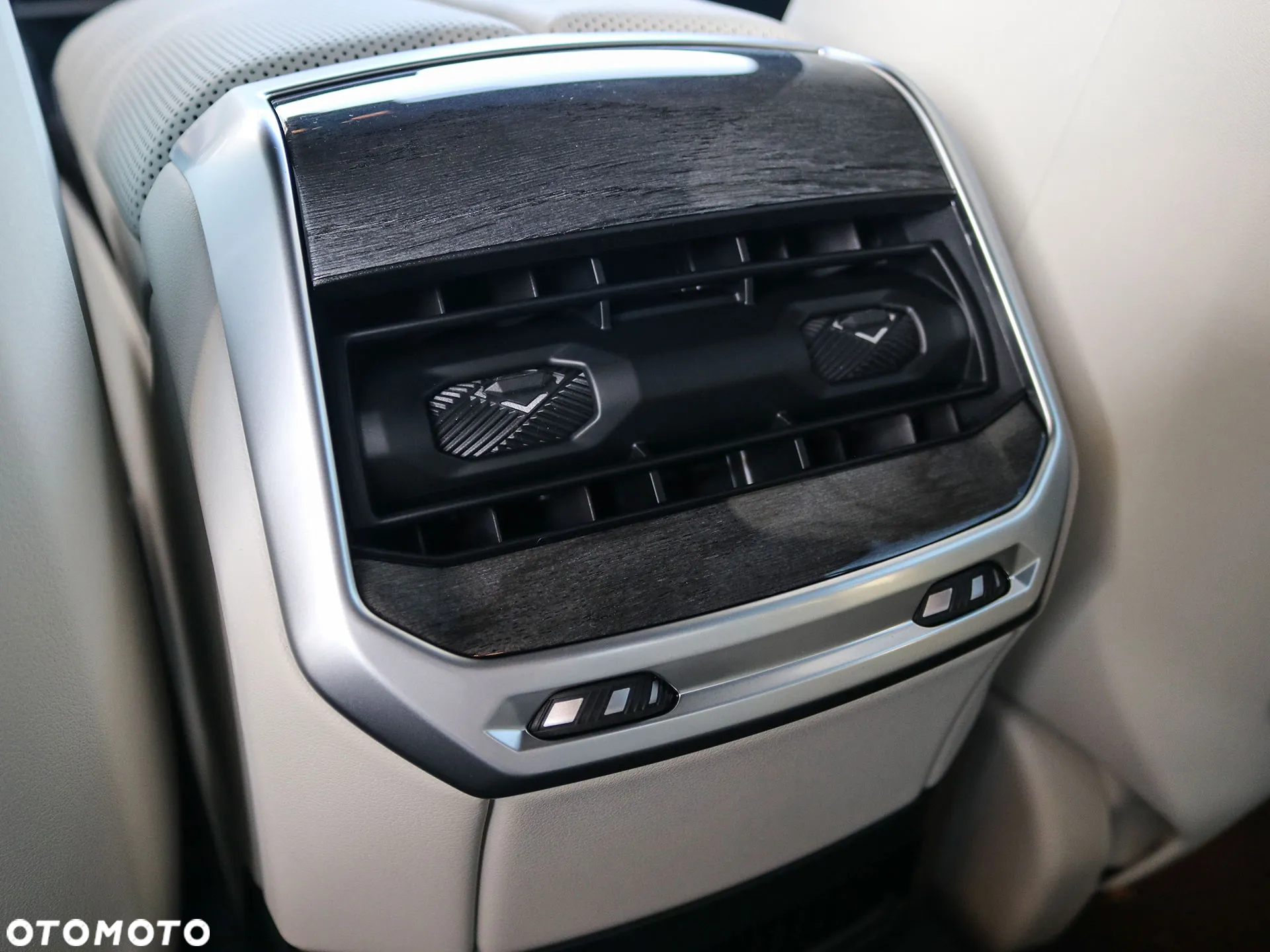 BMW Seria 7 - 29