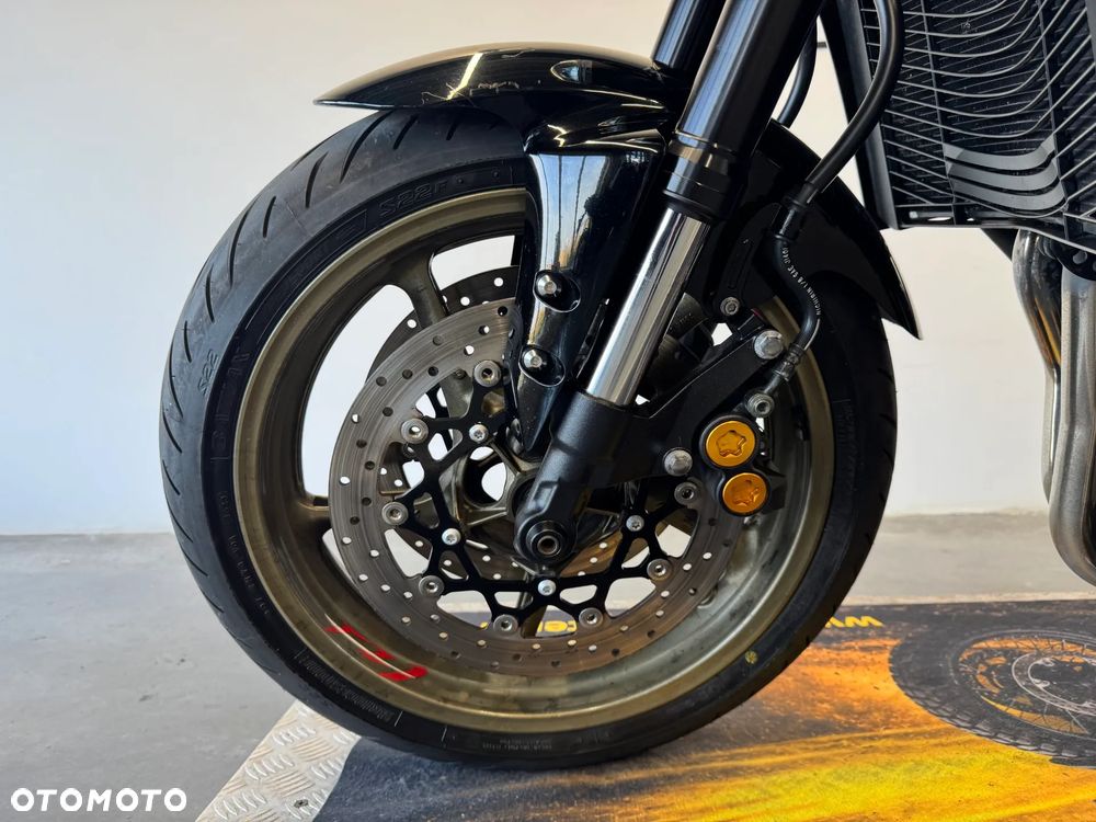Yamaha FZ - 17